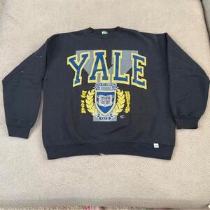 Vintage 1990s Yale University sweatshirt  Discus athletics  Size XL